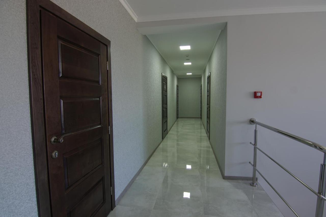 Gray Hotel Vynohradiv Exterior photo